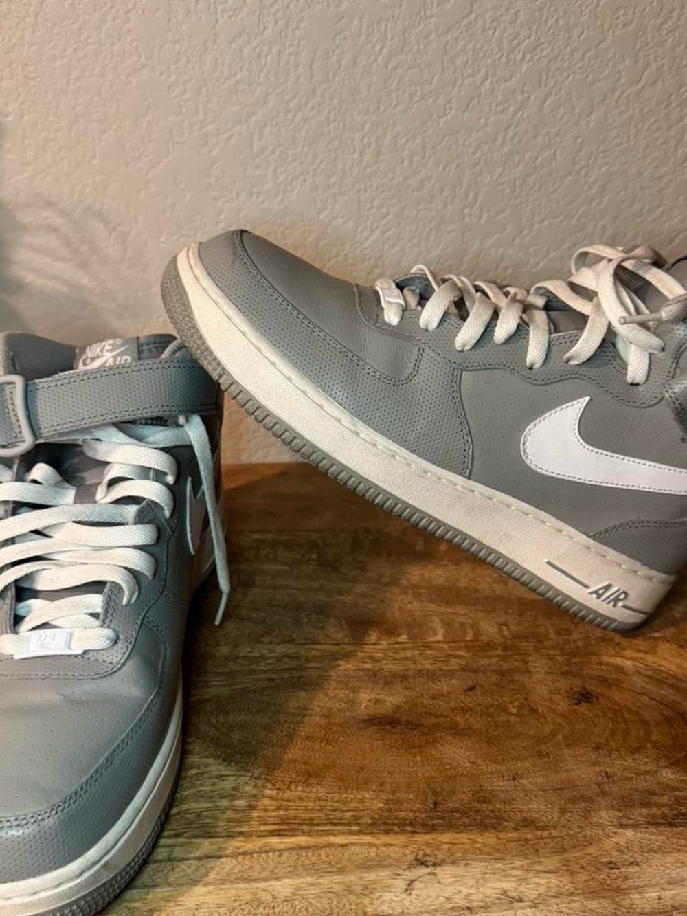 Nike MensAir Force 1 Mid Sneaker - Gray/White